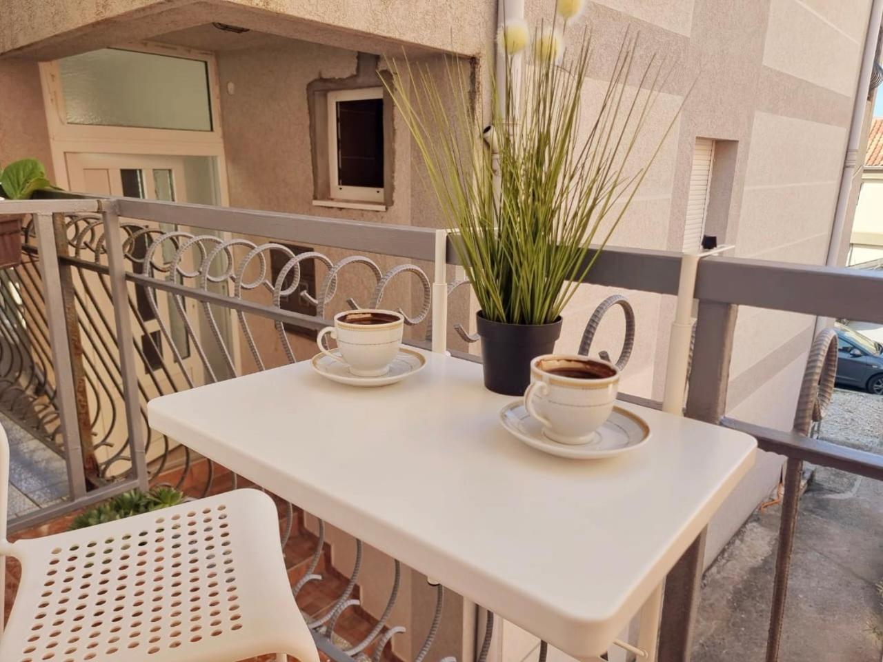Studio Apartman Na Plazi ราไฟโลวีซี ภายนอก รูปภาพ